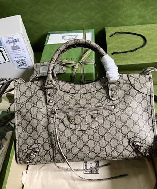 Gucci Luggage Beige For Women And Men 15in/39cm GG