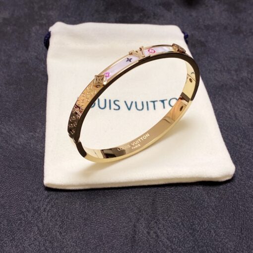 Louis Vuitton Pattern Bracelet Gold For Women - Image 2