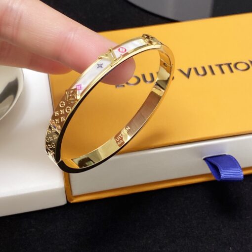 Louis Vuitton Pattern Bracelet Gold For Women - Image 9