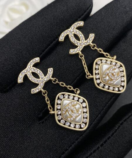 Alternative view of Small Twinkle Stone Border Rhombus Earrings Gold Tone For Women
