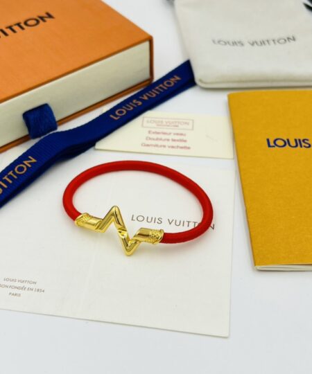 Alternative view of Louis Vuitton Volt Upside Down Play Small Bracelet Yellow Gold