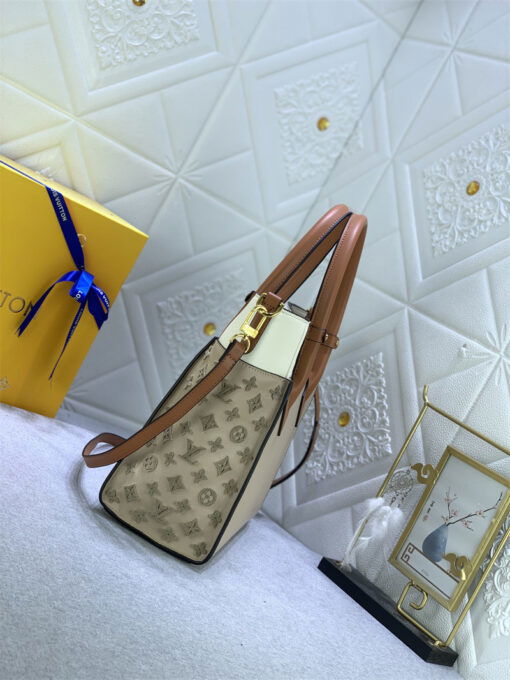 Louis Vuitton On My Side MM Tote Bag Grey For Women 12in/31cm M53825 - Image 6