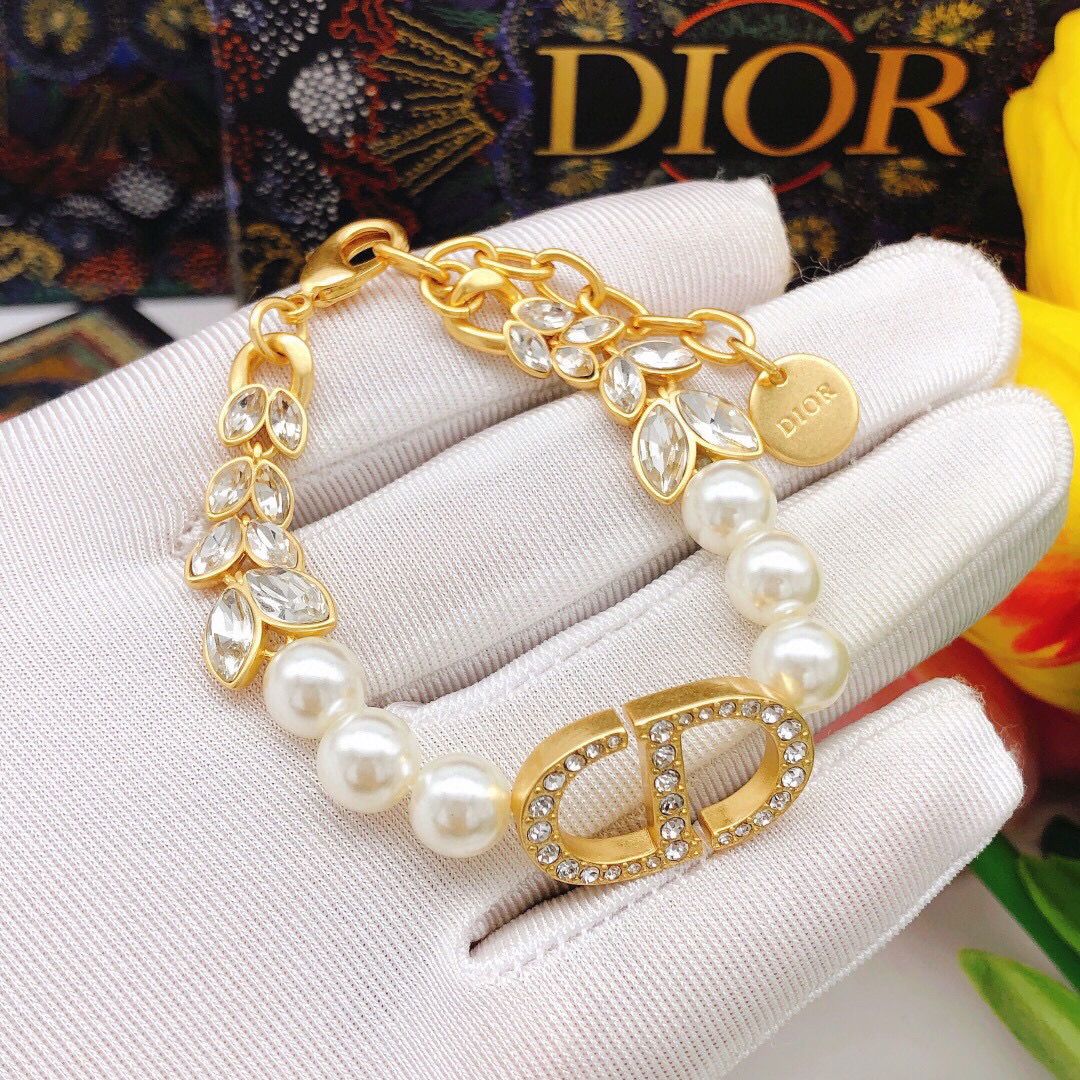 Dior Bracelet Gold For Women - Image 8