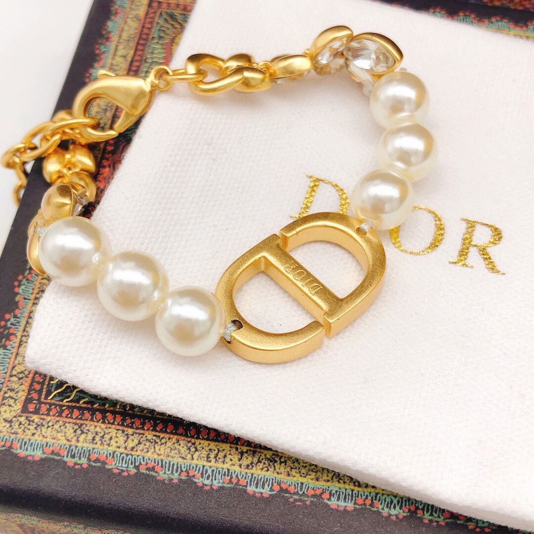 Dior Bracelet Gold For Women - Image 7