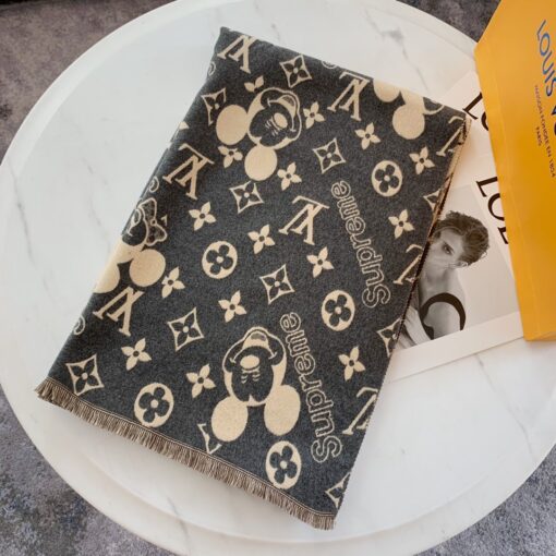 Louis Vuitton Game On Scarf Grey 71in/180cm - Image 3