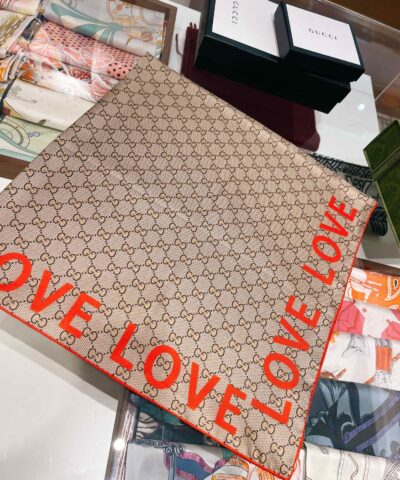 Gucci GG ‘Love’ Print silk Beige and Red Scarf 90cm/35in ‎681907 3G001 9774