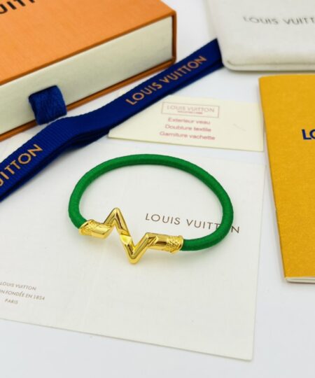Alternative view of Louis Vuitton Volt Upside Down Play Small Bracelet Yellow Gold